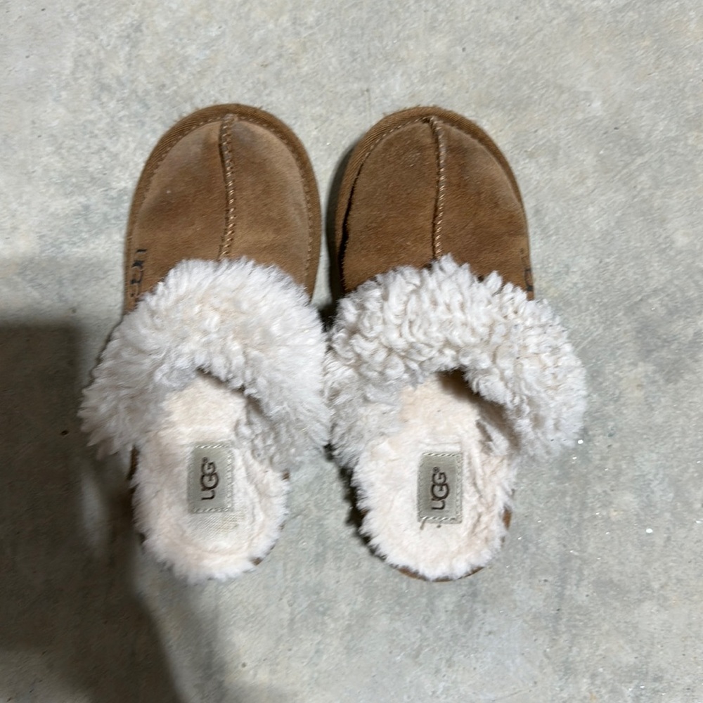 Ugg slippers